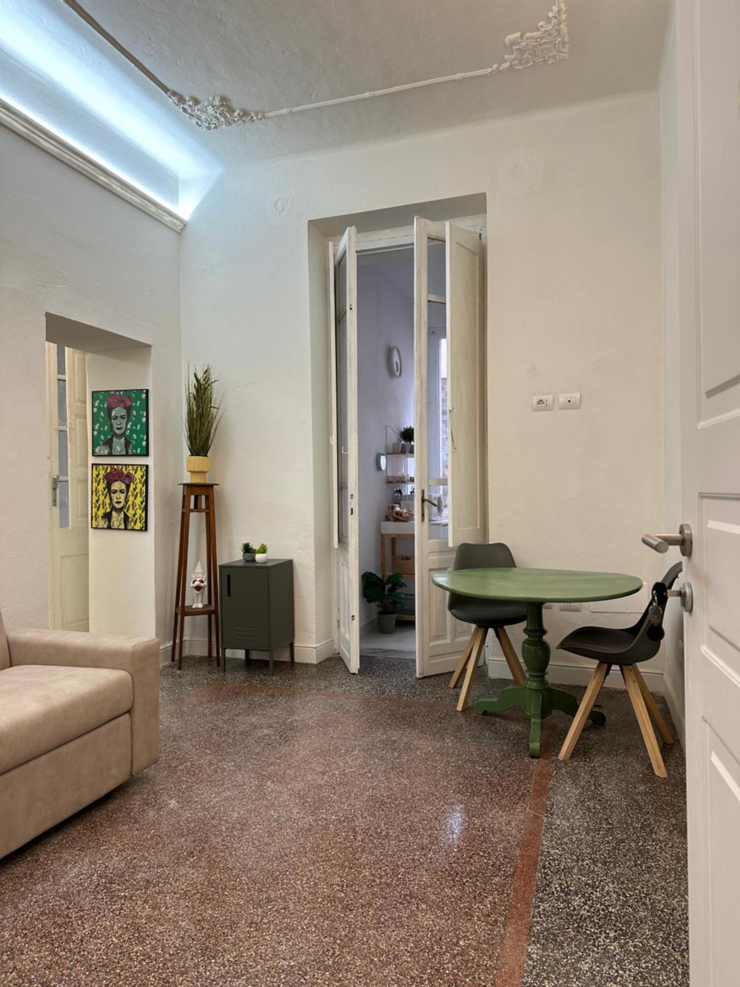 Palazzo Pilo Bed & Breakfast Sassari Luaran gambar